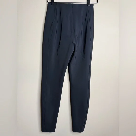 Athleta black tapered leg pant size 4 - Picture 5 of 7